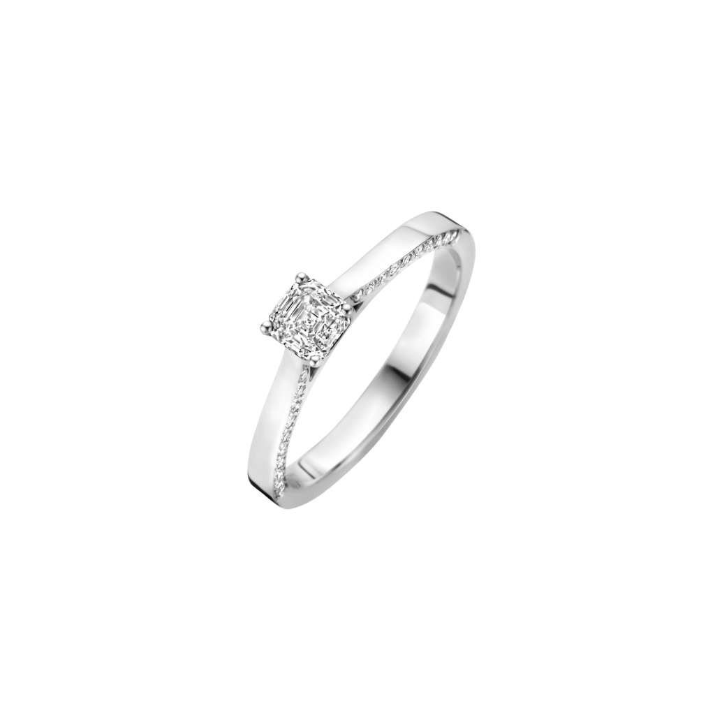 Lucie Ring - Royal Asscher - R.131.RAC.WG.26 HRD Lucie Ring - Royal Asscher - R.131.RAC.WG.26 HRD