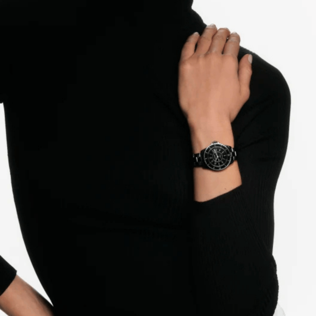 CHANEL J12 Black Classic 33mm - H5696 - #5 CHANEL J12 Black Classic 33mm - H5696 - #5