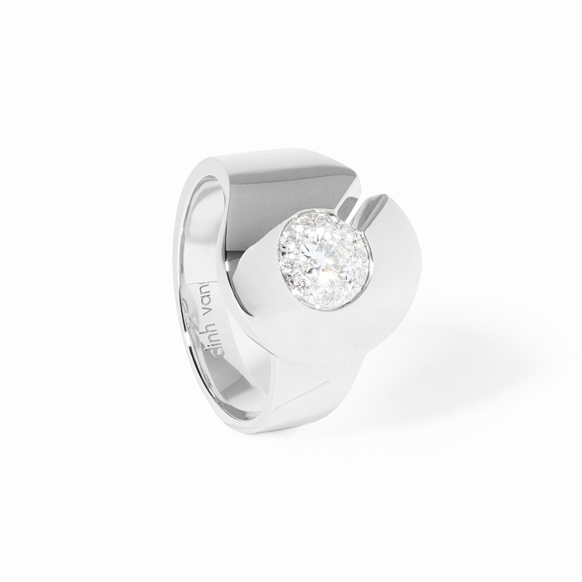 dinh van Menottes Dinh Van ring witgoud met diamant - 267712 - #1