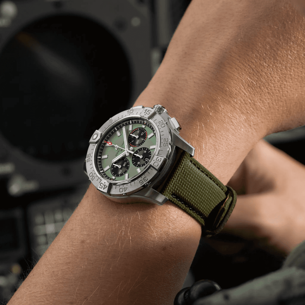 Breitling Avenger B01 Chronograph 44mm - AB0147101L1X1 - #5
