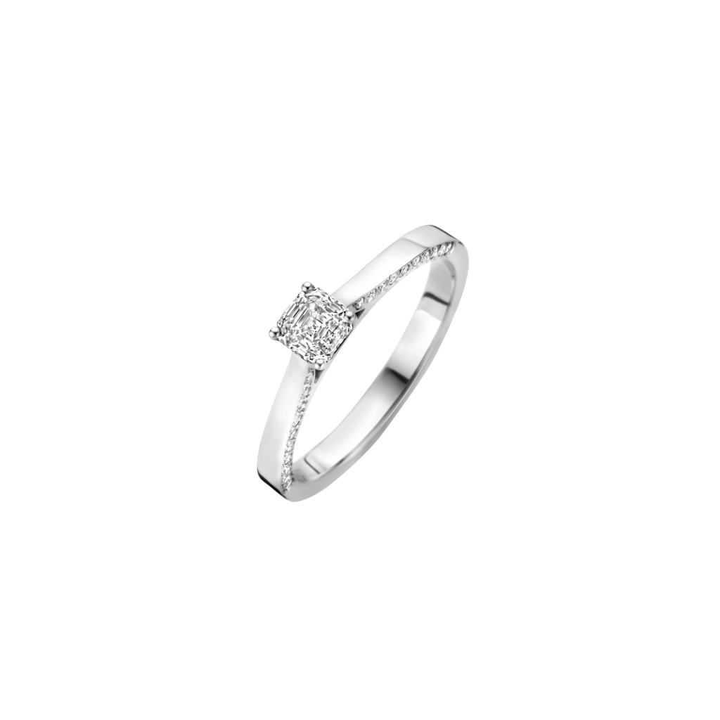 Lucie Ring - Royal Asscher - R.131.RAC.WG.25 HRD Lucie Ring - Royal Asscher - R.131.RAC.WG.25 HRD