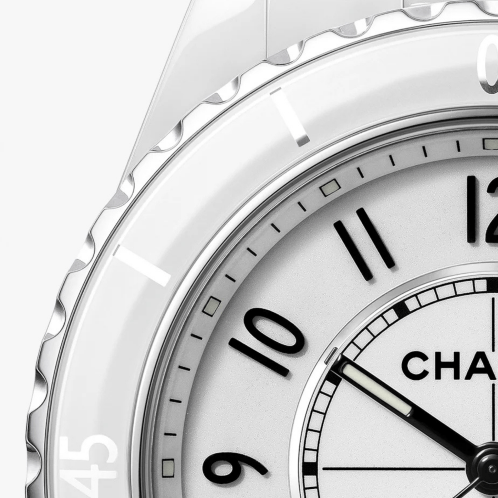 CHANEL J12 White Classic 38mm - H5700 - #7 CHANEL J12 White Classic 38mm - H5700 - #7