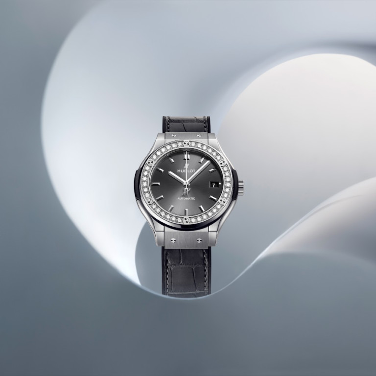 Hublot Classic Fusion Titanium 38mm - 565.NX.7071.LR.1204 - #2 Hublot Classic Fusion Titanium 38mm - 565.NX.7071.LR.1204 - #2