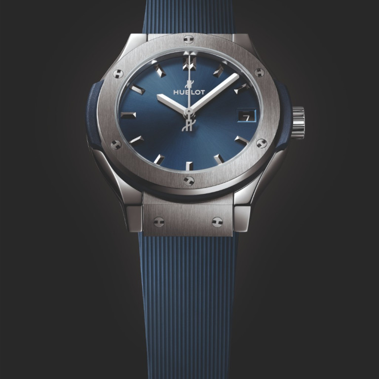 Hublot Classic Fusion Titanium Blue 33mm - 581.NX.7170.RX - #8 Hublot Classic Fusion Titanium Blue 33mm - 581.NX.7170.RX - #8