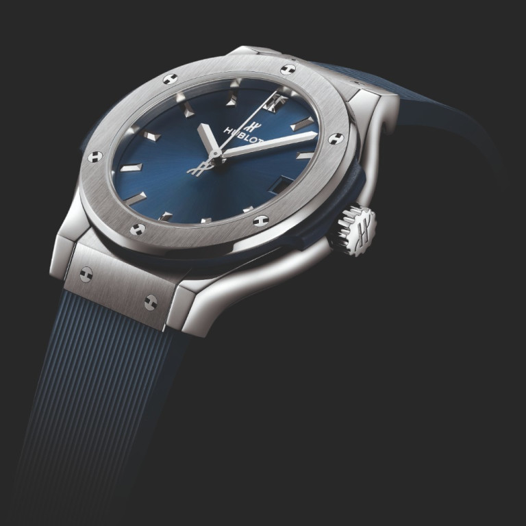 Hublot Classic Fusion Titanium Blue 33mm - 581.NX.7170.RX - #2 Hublot Classic Fusion Titanium Blue 33mm - 581.NX.7170.RX - #2