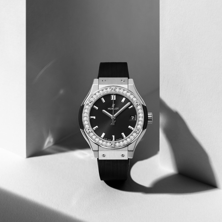 Hublot Classic Fusion Titanium Diamonds 33mm - 581.NX.1470.RX.1104 - #4 Hublot Classic Fusion Titanium Diamonds 33mm - 581.NX.1470.RX.1104 - #4