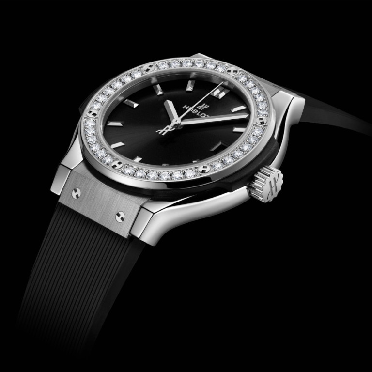 Hublot Classic Fusion Titanium Diamonds 33mm - 581.NX.1470.RX.1104 - #3 Hublot Classic Fusion Titanium Diamonds 33mm - 581.NX.1470.RX.1104 - #3