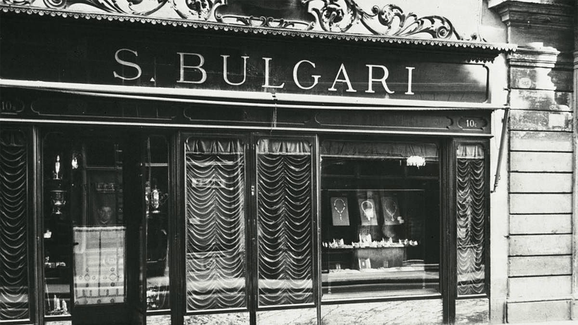 Over BVLGARI Over BVLGARI