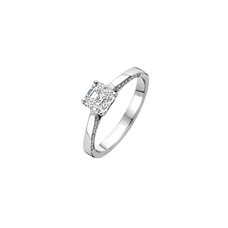 Lucie Ring - Royal Asscher - R.131.RAC.WG.32 GIA Lucie Ring - Royal Asscher - R.131.RAC.WG.32 GIA