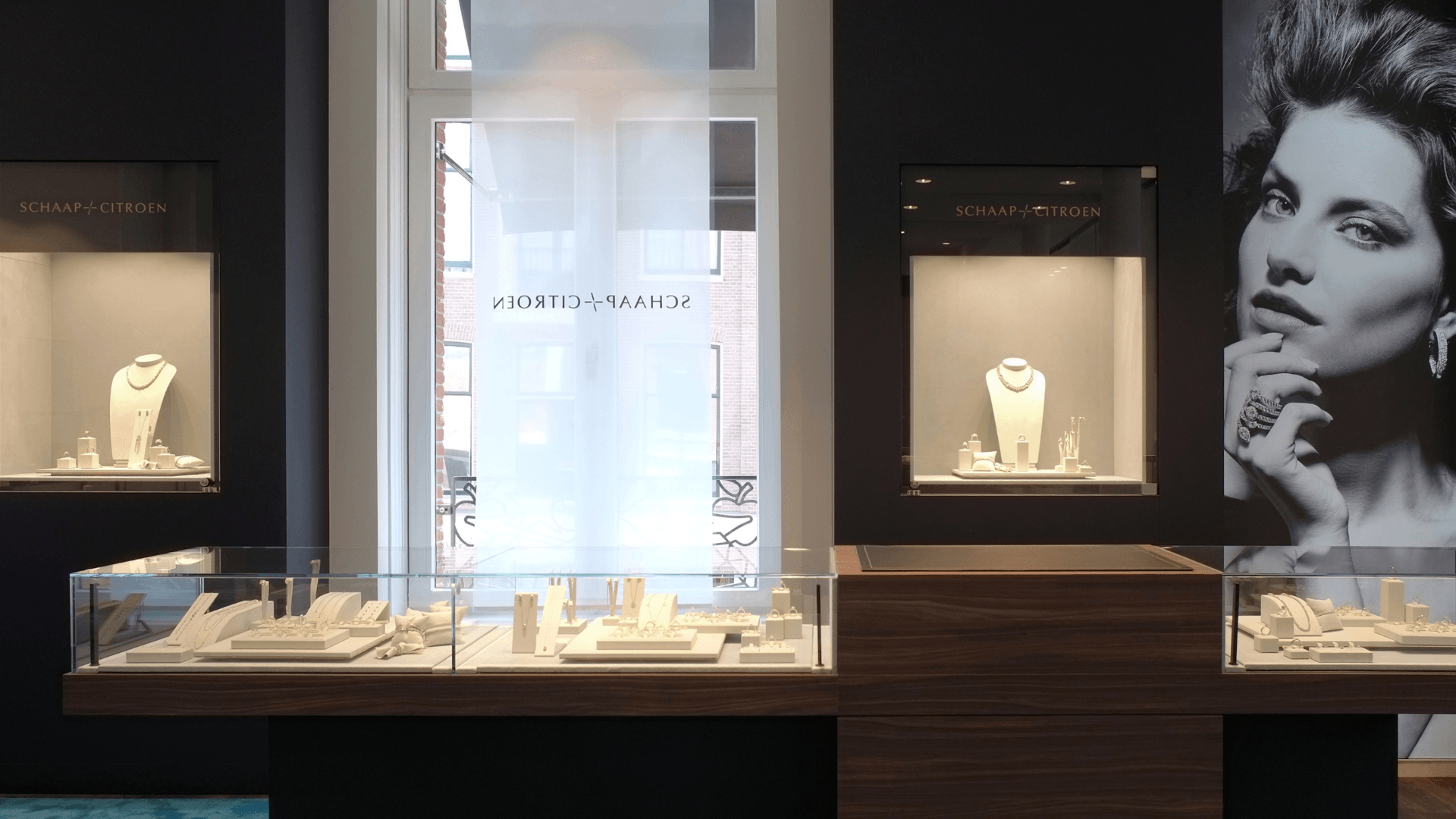 Meer dan 135 jaar vakmanschap in sieraden en horloges Meer dan 135 jaar vakmanschap in sieraden en horloges