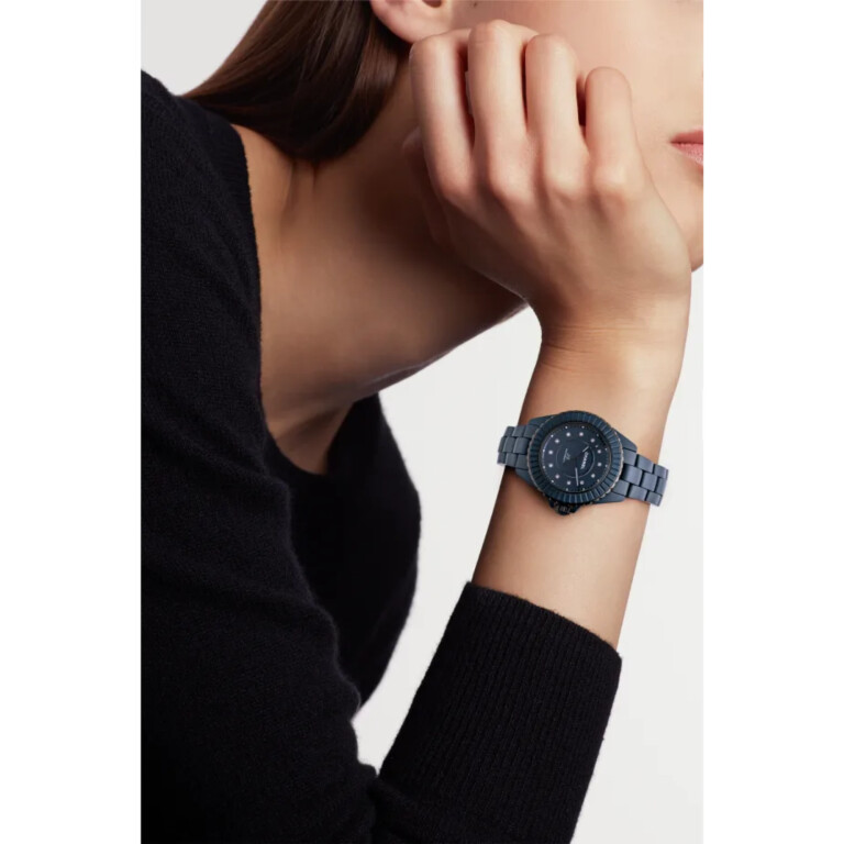 CHANEL J12 Blue 33mm - H9657 - #3 CHANEL J12 Blue 33mm - H9657 - #3