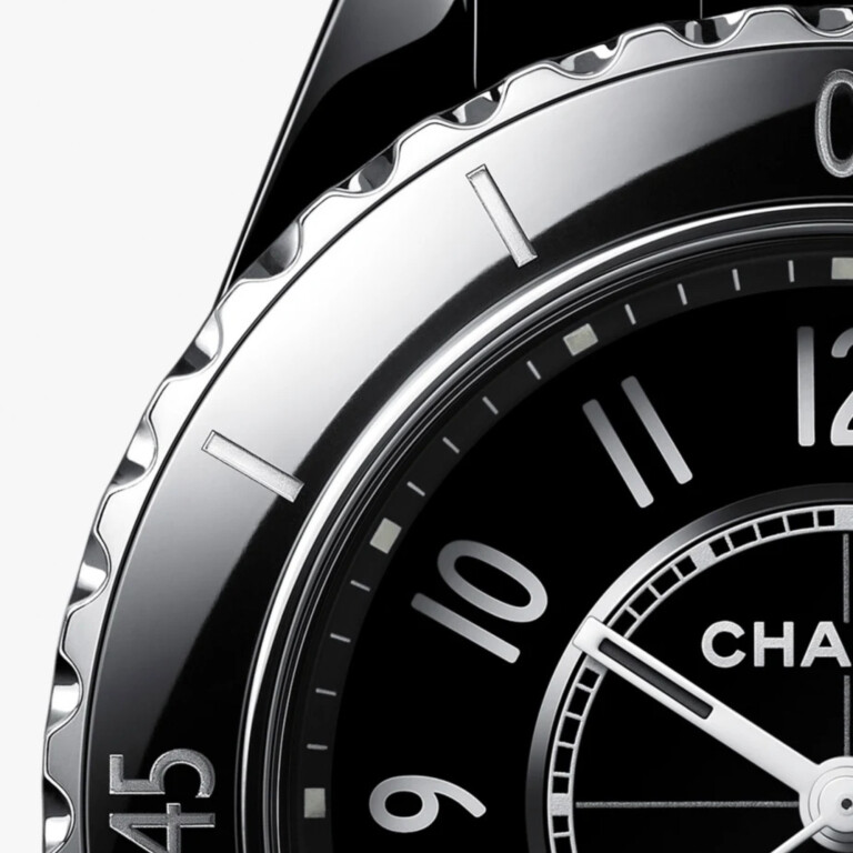 CHANEL J12 Black Classic 33mm - H5695 - #4 CHANEL J12 Black Classic 33mm - H5695 - #4