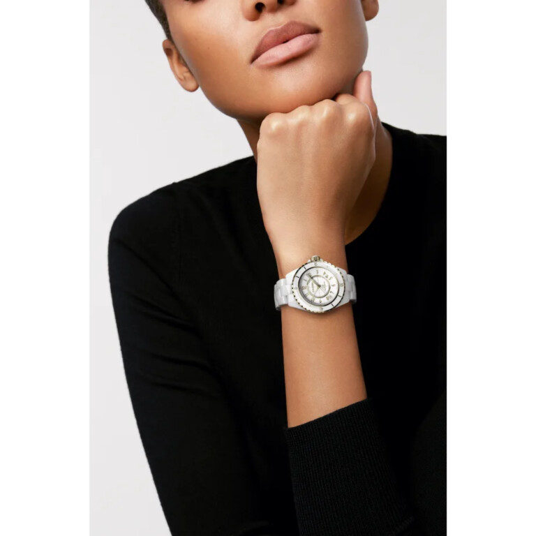 CHANEL J12 White Classic 38mm - H9540 - #3 CHANEL J12 White Classic 38mm - H9540 - #3
