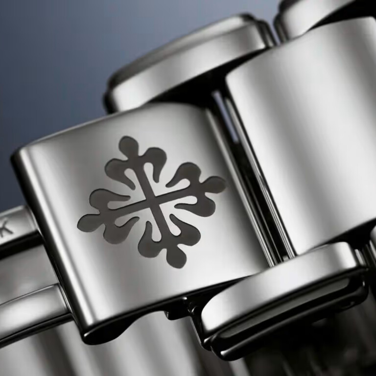 Patek Philippe Twenty-4 25mm - 4910/1200A-010 - #11 Patek Philippe Twenty-4 25mm - 4910/1200A-010 - #11