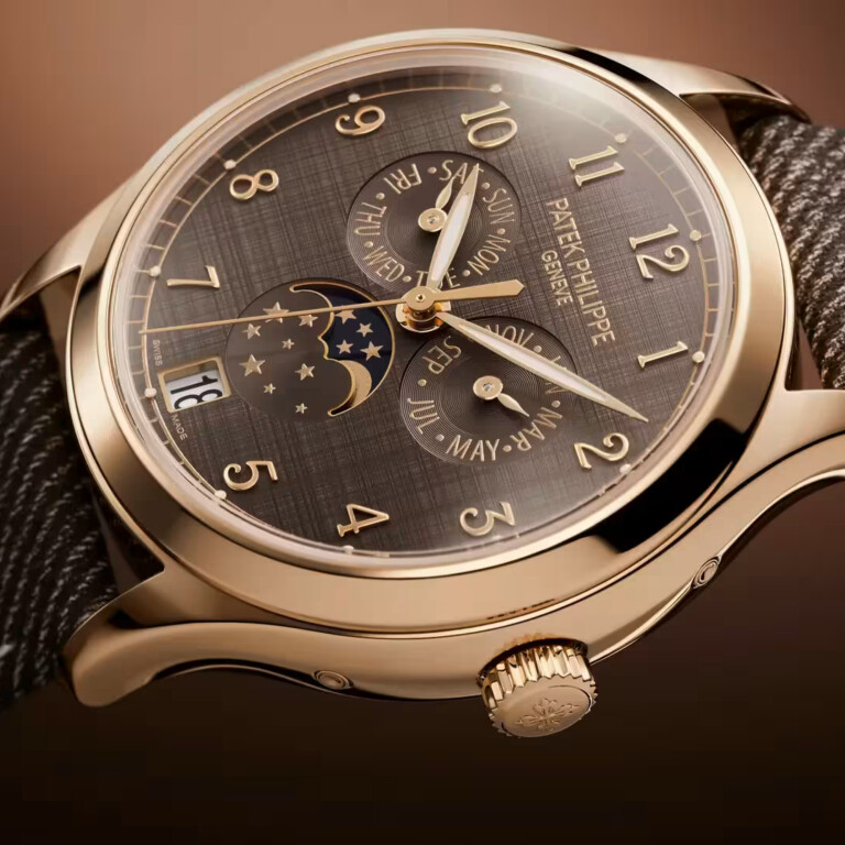 Patek Philippe Complications 38mm - 4946R-001 - #7 Patek Philippe Complications 38mm - 4946R-001 - #7