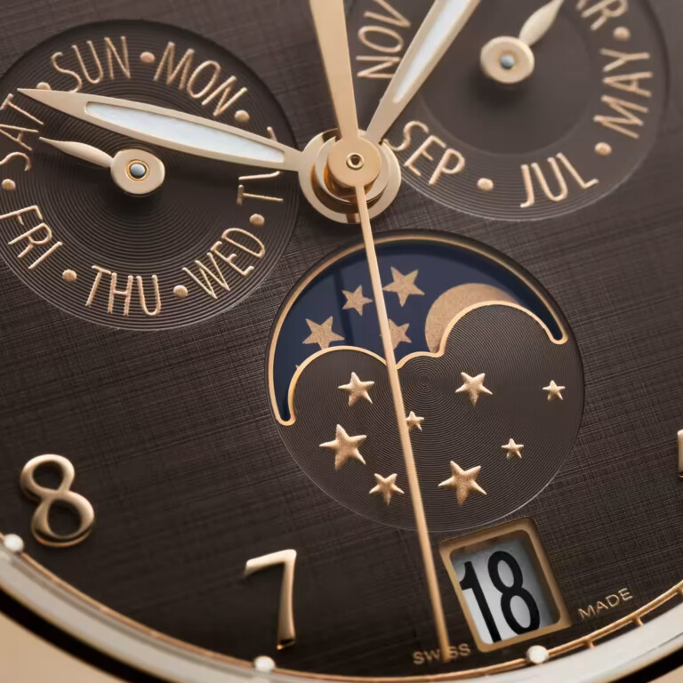 Patek Philippe Complications 38mm - 4946R-001 - #9 Patek Philippe Complications 38mm - 4946R-001 - #9