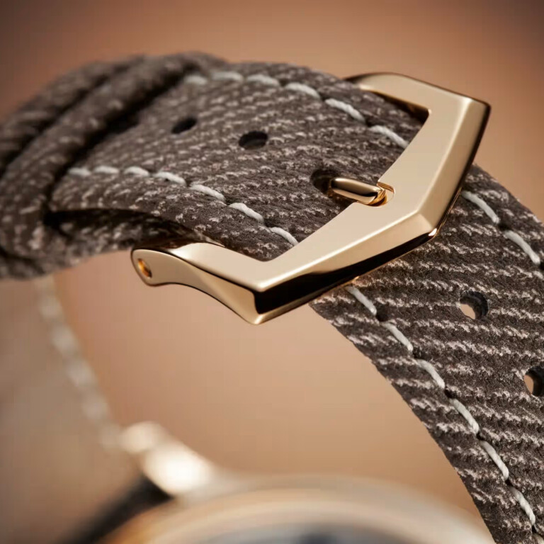 Patek Philippe Complications 38mm - 4946R-001 - #10 Patek Philippe Complications 38mm - 4946R-001 - #10