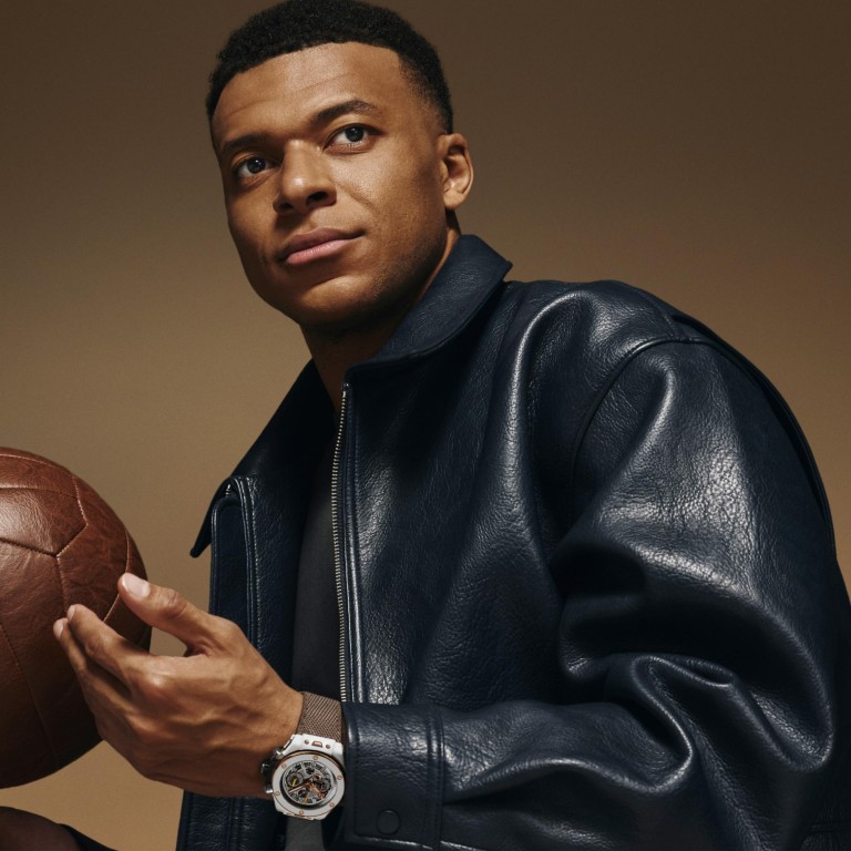 Hublot Big Bang Unico Reloaded Kylian MBappé White Ceramic 44mm - 421.HX.2019.NR.MBP26 - #5 Hublot Big Bang Unico Reloaded Kylian MBappé White Ceramic 44mm - 421.HX.2019.NR.MBP26 - #5
