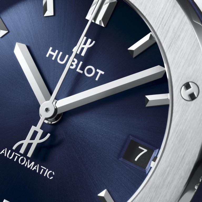 Hublot Classic Fusion Titanium Blue 38mm - 565.NX.7170.RX - #5 Hublot Classic Fusion Titanium Blue 38mm - 565.NX.7170.RX - #5