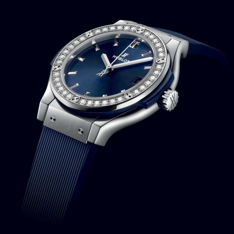 Hublot Classic Fusion Titanium Blue 33mm - 581.NX.7170.RX.1104 - #5 Hublot Classic Fusion Titanium Blue 33mm - 581.NX.7170.RX.1104 - #5